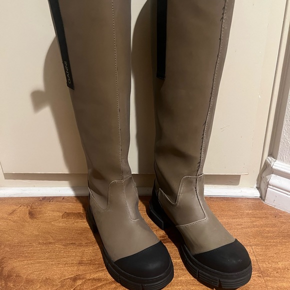 GANNI tall lug sole boots. Size 38 - Picture 5 of 11